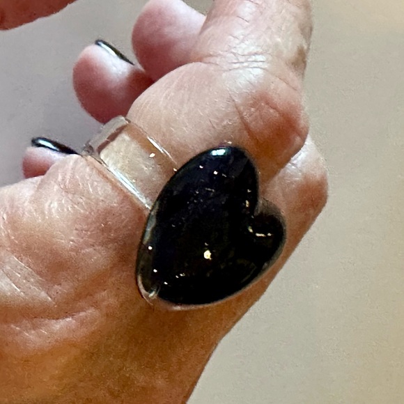 Glass Ring Large Blue Heart with clear glass band. Approx. size 7.75 EUC - Picture 3 of 9